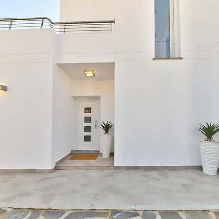 Villa Dakar - 5 Star Luxury - 8 Guests *