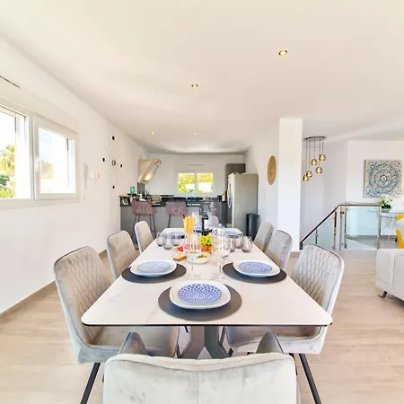 Dakar - 5 Star Luxury - 8 Guests Villa *