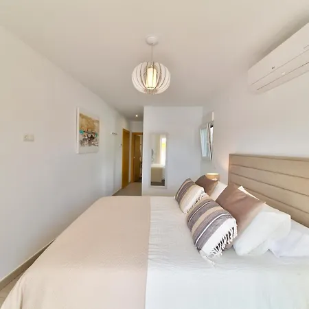 Dakar - 5 Star Luxury - 8 Guests *