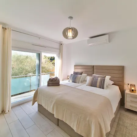 Dakar - 5 Star Luxury - 8 Guests Villa *